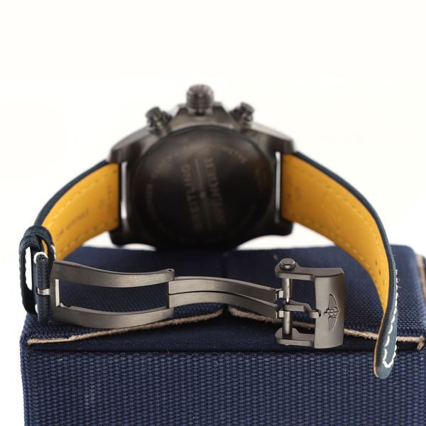 Breitling Super Avenger V13375